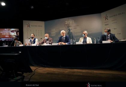 Gianmaria Aliverta (director de escena de Un ballo in maschera),  Joan Matabosch (director artístico del Teatro Real), Ignacio García-Belenguer  (director general del Teatro Real), Nicola Luisotti (director musical de Un ballo in maschera) y Rafael Fernández de Alarcón (director de marca, patrocinios y medio de Telefónica S.A.)
