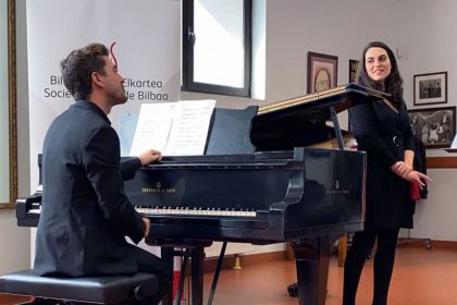 Antonio Oyarzabal y Ariadna Martínez