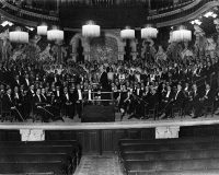 Orquestra Pau Casals dirigida per Casals amb la participació dels solistes Concepció  Badia d’Agustí, soprano, Concepció Callao, contralt, Hermann Brünig i Salvador Recasens,  tenors, Emilio B. Forgas, baríton i l’ Orfeó Gracienc dirigit pel mestre Joan Balcells. Maig de  1928. Centenari Schubert. Palau de la Música Catalana.
