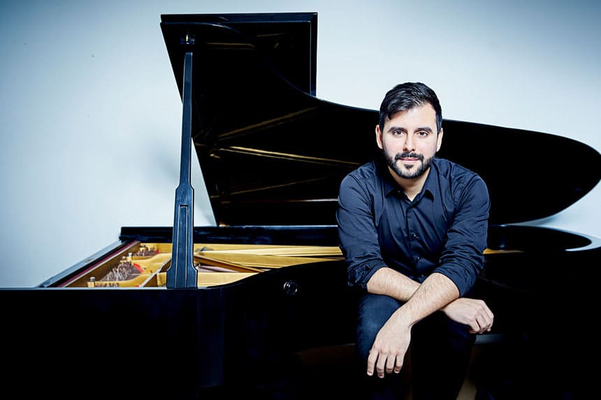 El pianista Álvaro Mur, presenta «Introspección», interpretando obras de tres compositores claves