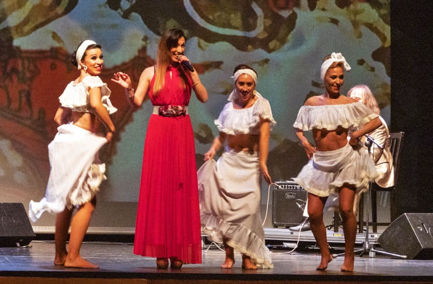 El grupo argentino «La Porteña» propone tango, vals criollo, milonga, malambo y candombe, en su nuevo espectáculo