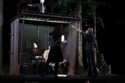 Claus Guth (director de escena de Don Giovanni), en un ensayo de escena de Don Giovanni.