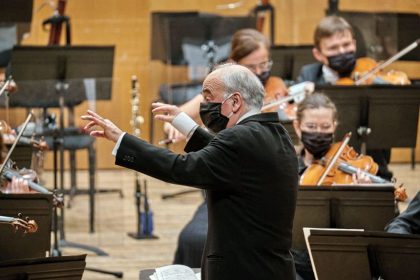La Real Filharmonía de Galicia ofrece un concierto en Celanova dentro del Festival Hércules Brass Maestro Maximino Zumalave y la RFG