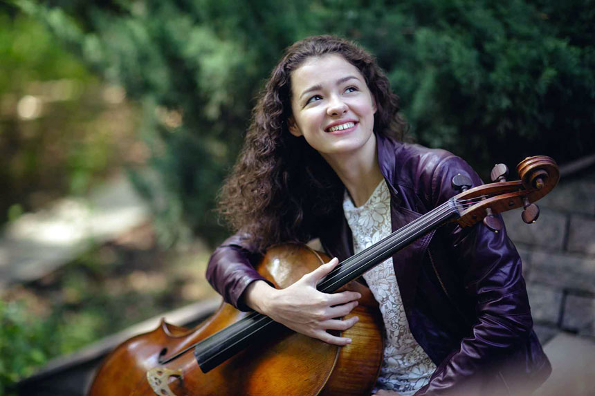 La chelista Anastasia Kobekina y el maestro Edmon Levon con la Orquesta Sinfónica RTVE