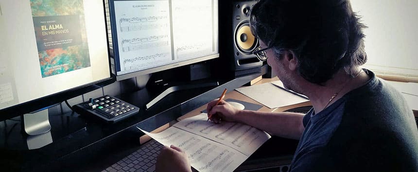 Paco Cruzado, guitarrista y compositor, presenta su discografía de Escuela Bolera y Flamenco