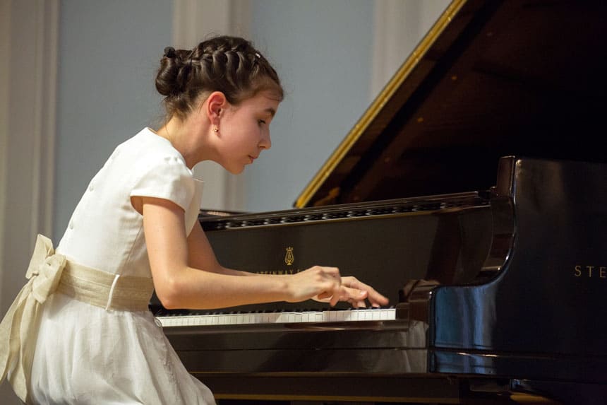 La joven pianista Alexandra Dovgan mantiene el Teatro Pérez Galdós en su gira europea