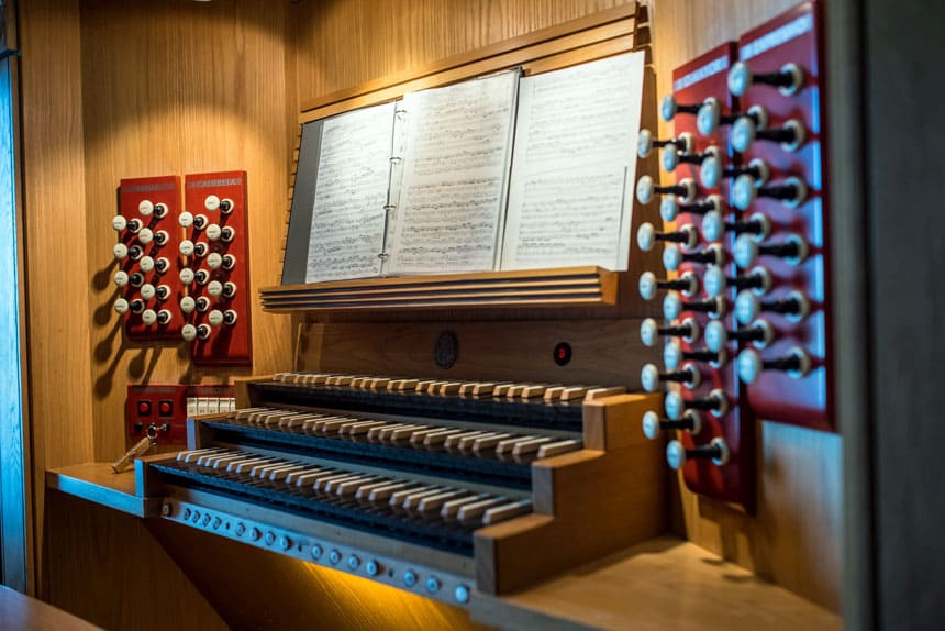El órgano del Auditorio Alfredo Kraus vibra con la música de Bach y Brahms de la mano de Jürgen Essl