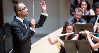 El director valenciano Saül Gómez Soler se pone al frente de la Banda Sinfónica de Musikene