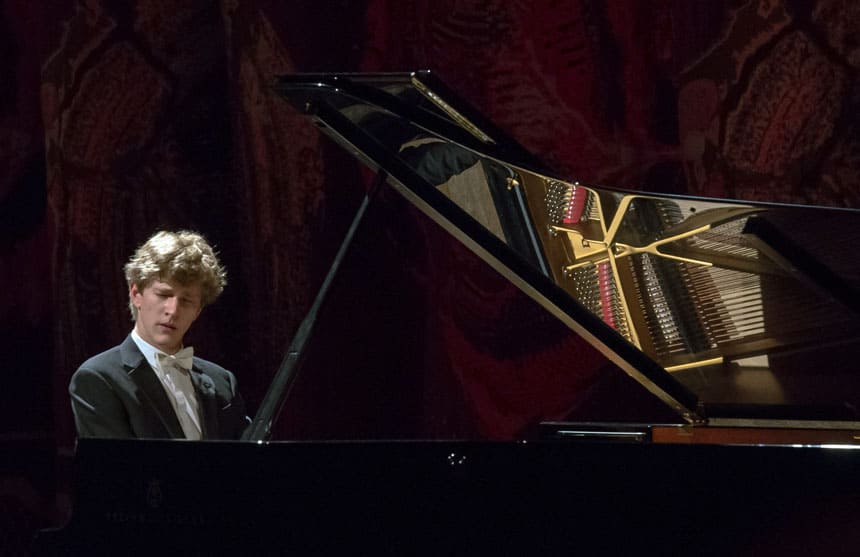 Álvaro Albiach dirige la Orquesta Nacional de España con Jan Lisiecki al piano con un estreno absoluto