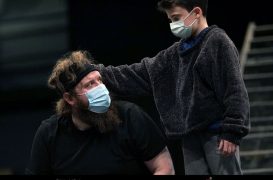 Allan Clayton (Peter Grimes), Saul Esgueva (niño)