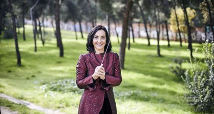 La directora de orquesta madrileña Silvia Sanz Torre en el ranking de las Top 100 mujeres líderes