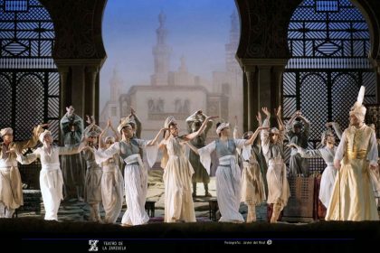 Escena de Benamor – Plano general