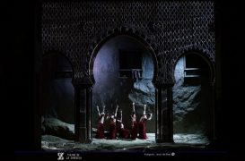 Escena de Benamor – Plano general