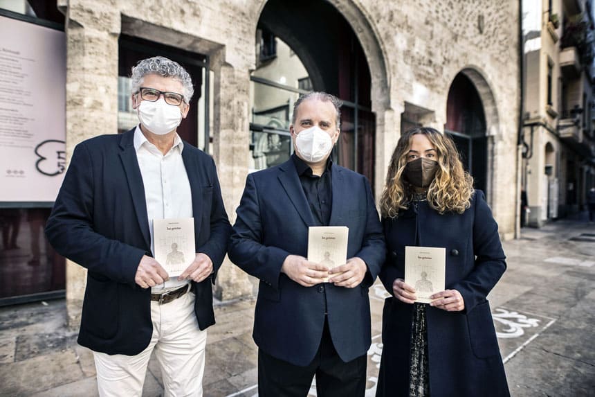 Josu de Solaun presenta con música su poemario ‘Las grietas’, forjado en su experiencia artística y vital en Nueva York