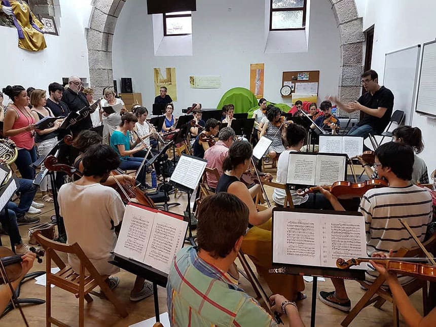 La soprano Miren Urbieta-Vega interpreta un vibrante repertorio musical en el concierto París, años 20