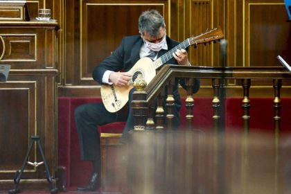 El guitarrista y profesor Rafael Serrallet