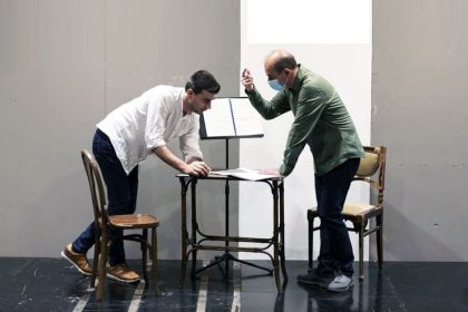 Jesús Torres e Isaac Galán properando la obra