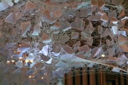 “Last Hope” de Chiharu Shiota