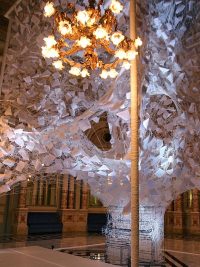 “Last Hope” de Chiharu Shiota – © David Ruano