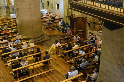 Próxima celebración del XIV Ciclo de Órgano Diego Gómez en Larraga Concierto de la edición del pasado año 2020, ya bajo las condiciones sanitarias del COVID-19, en cuanto al uso de mascarillas, distancia, aforo y demás.