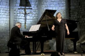 Ema Nikolovska con Wolfram Rieger – © Sílvia Pujalte