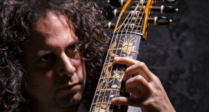 Fahmi Alqhai, prodigio de la viola da gamba, en el Festival Internacional de Verano de El Escorial