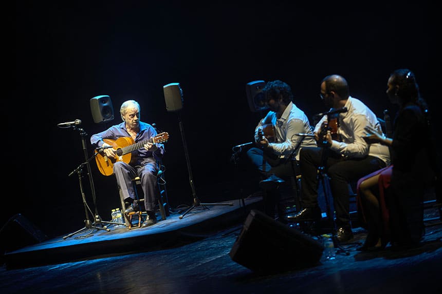 El maestro de la guitarra Víctor Monge “Serranito” se despide de los escenarios en Suma Flamenca