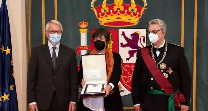 Concesión de la Placa de Honor de la Orden Civil Alfonso X el Sabio a la Fundación Archivo Manuel de Falla