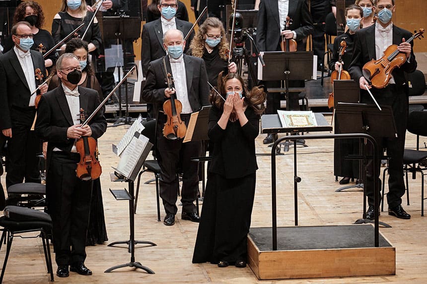 La Real Filharmonía de Galicia propone un viaje a Latinoamérica con su principal directora invitada, Joana Carneiro