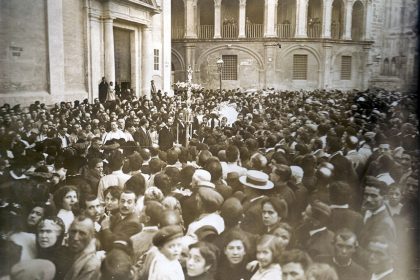 La Societat Coral el Micalet dona el legado del músico Salvador Giner a la Biblioteca Valenciana Entierro multitudinario de Salvador Giner en Valencia en 1911.