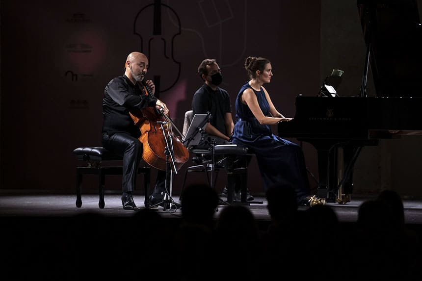El violonchelista Iván Balaguer y la pianista Irene Renart evocan el dúo de cámara Iturbie y Cassadó