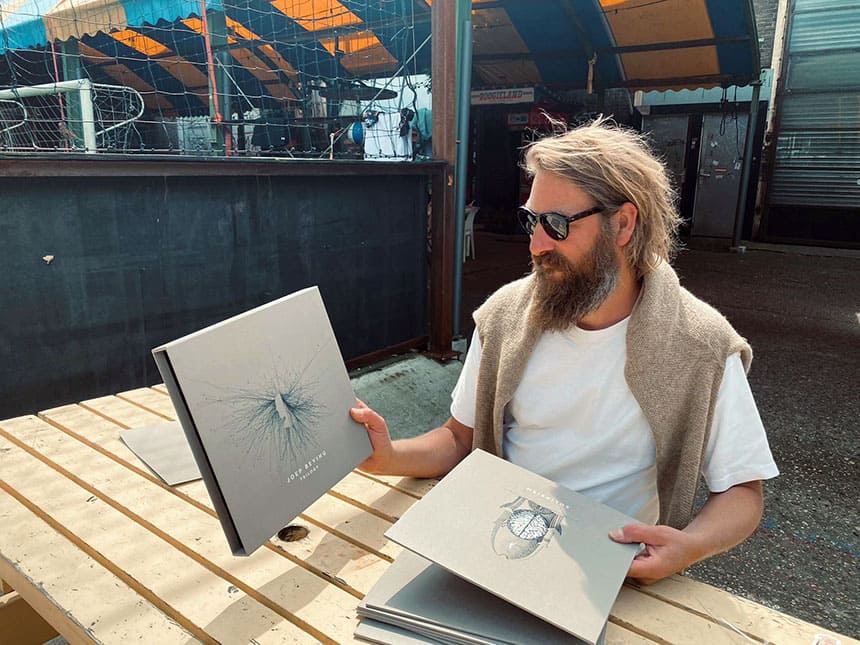 El nuevo minimalismo de Joep Beving seduce al público joven con el hechizo de su piano vertical