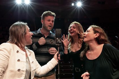 Cantantes de The old maid-and the thief