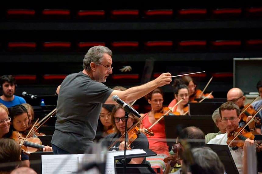 El maestro Josep Pons, vuelve a ponerse al frente de la Orquesta Ciudad de Granada