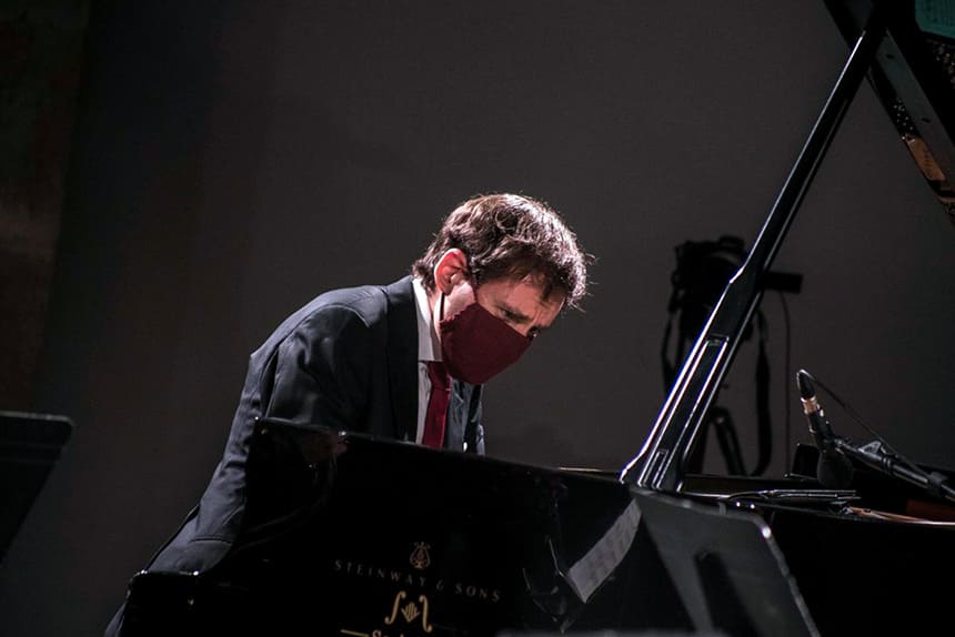 El maestro José Trigueros dirige a la Orquesta y Coro Nacional de España y al pianista Boris Giltburg El maestro José Trigueros dirige a la Orquesta y Coro Nacional de España y al pianista Boris Giltburg