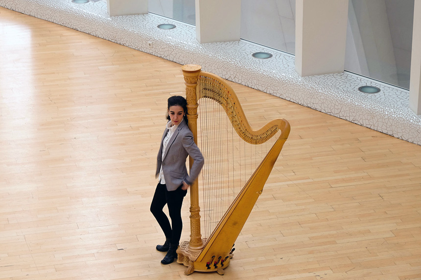 El Teatro de la Zarzuela presenta a Cristina Montes, una de las arpistas más importantes de su generación