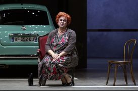 Carlos Álvarez (Agata, la madre)