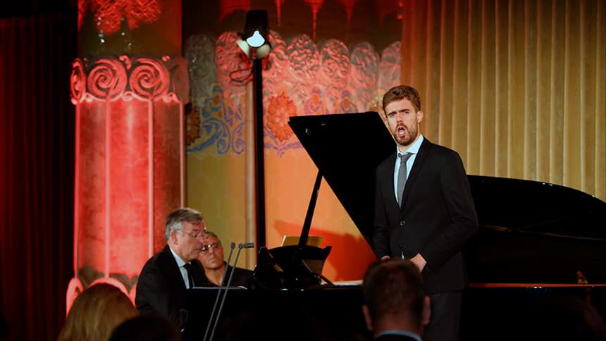 El joven barítono Josep-Ramon Olivé, debuta en el Teatro de la Zarzuela en el ciclo de lied