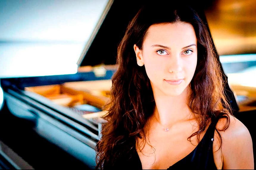 Anna Petrova publica su primer disco en solitario con obras de Scriabin, Rachmaninoff, Prokófiev y Vladigerov