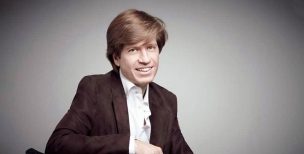 El pianista Mario Prisuelos presenta en el Teatro de la Zarzuela un programa del Ciclo Domíngos de Cámara Mario-Prisuelos_michal_novak_2