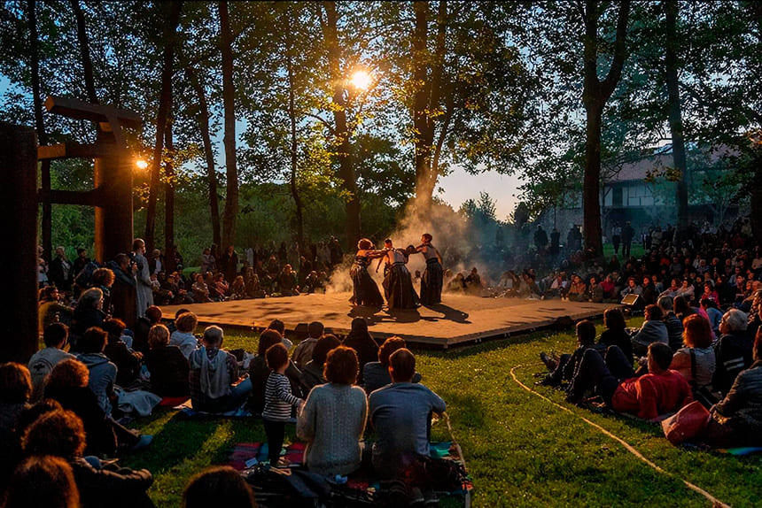 Alain Planès inaugura la temporada de conciertos de verano en Chillida Leku