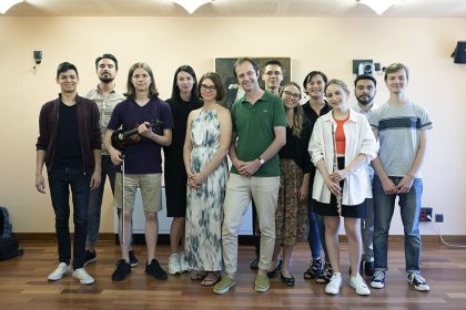 Encuentro con alumnos de la ESMRS