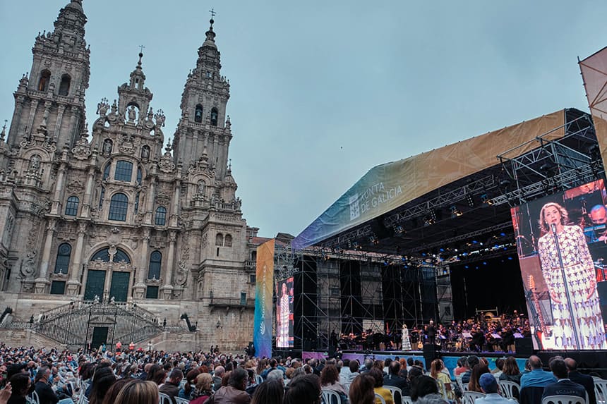 Luz Casal y la RFG vuelven a unirse para ofrecer un concierto en el Teatro Real de Madrid