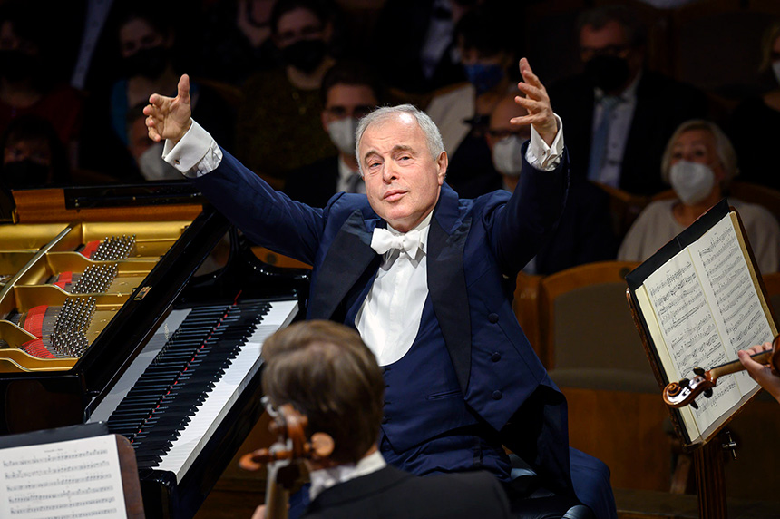 Sir András Schiff dirige la Orquesta de Cámara Freixenet de la Escuela Superior de Música Reina Sofía