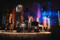 «A la lluna de València» – © Brava Estudio