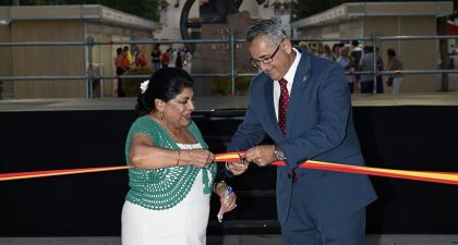 Cantes mineros, música y homenajes marcan el ritmo en el inicio del LXI Cante de las Minas