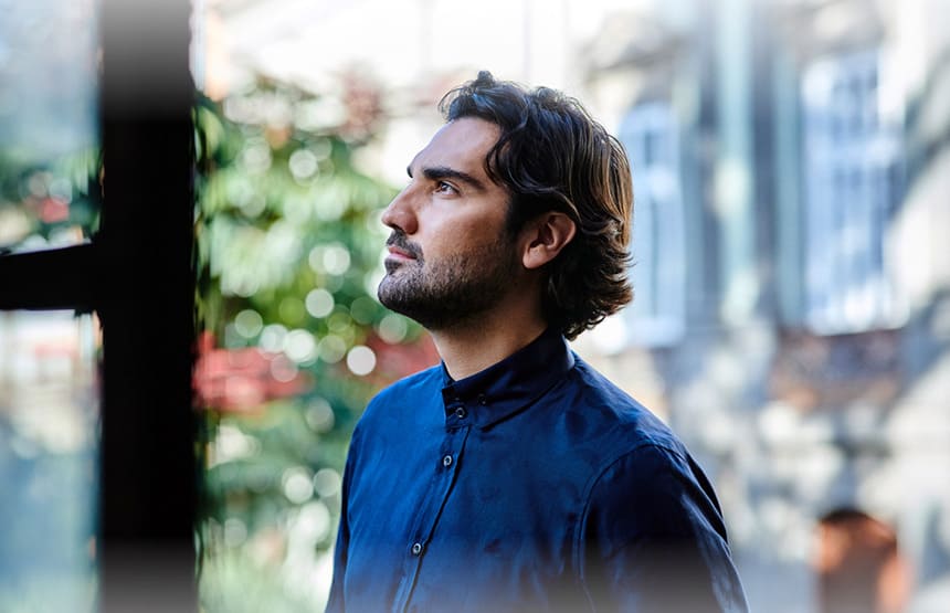 El tenor Jonathan Tetelman será la voz protagonista en el concierto “A la lluna de València”