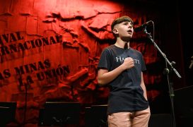 Cantes mineros, música y homenajes marcan el ritmo en el inicio del LXI Cante de las Minas Voz juvenil