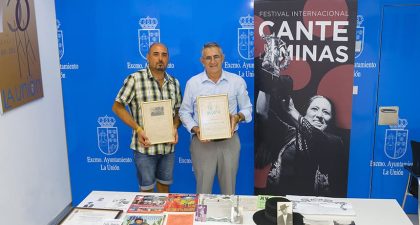 Donan material histórico del cantaor "Morenito de Levante" a la Fundación Cante de las Minas