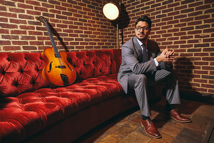El virtuoso de la guitarra Pasquale Grasso Rinde homenaje a Bird y Diz con Be-Bop! El virtuoso de la guitarra Pasquale Grasso Rinde homenaje a Bird y Diz con Be-Bop!